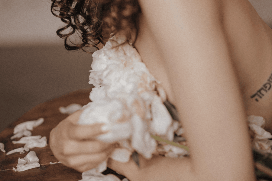 2 Tantric massages to improve connection and intimacy