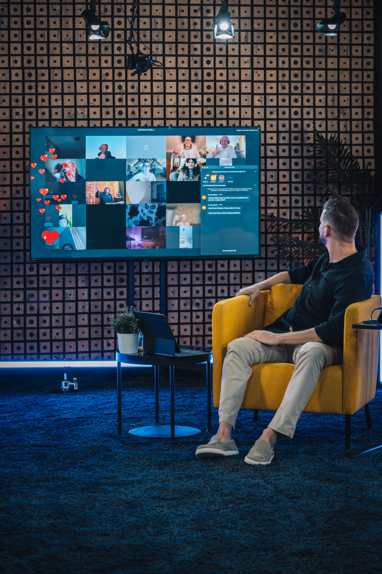 Alexis connecting with participants online
