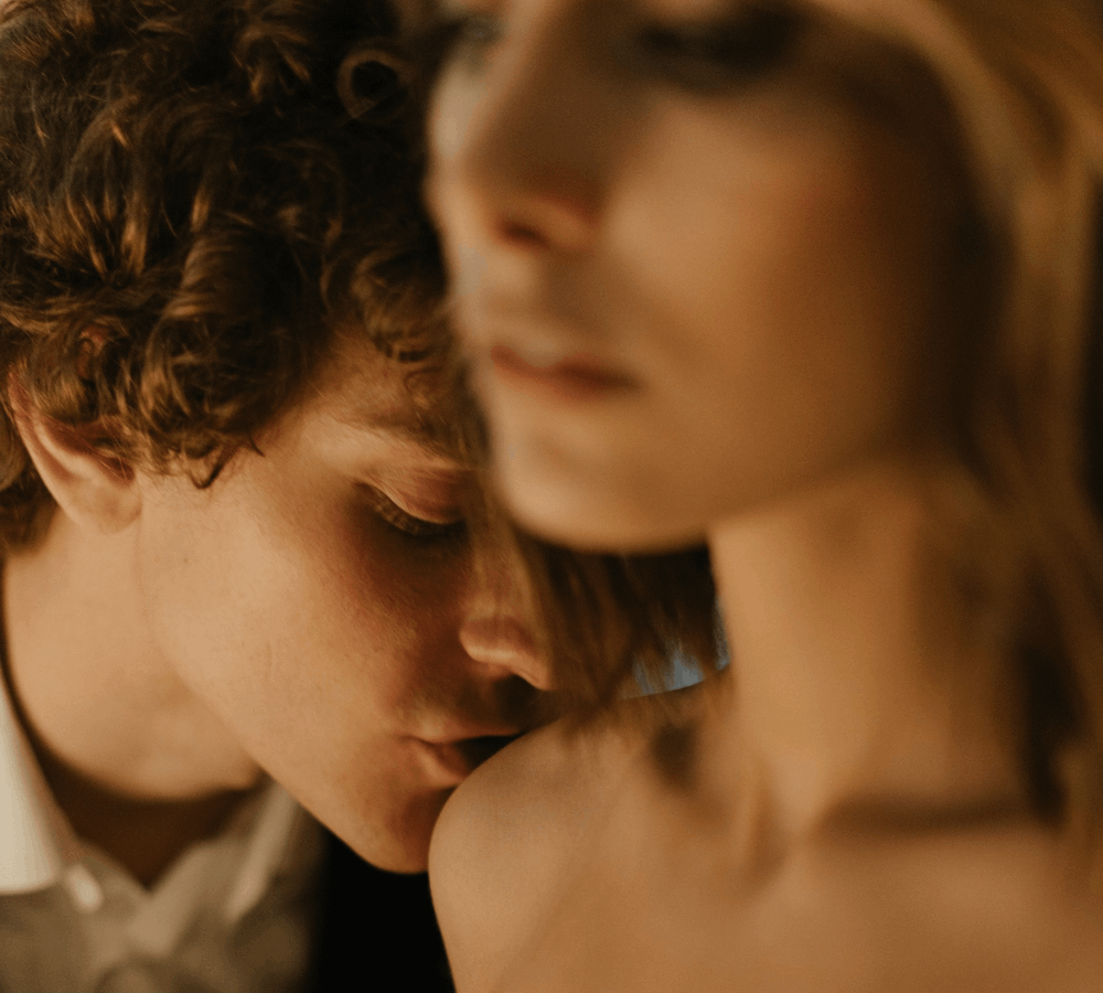 How to feel worthy while loving an emotionally unavailable person