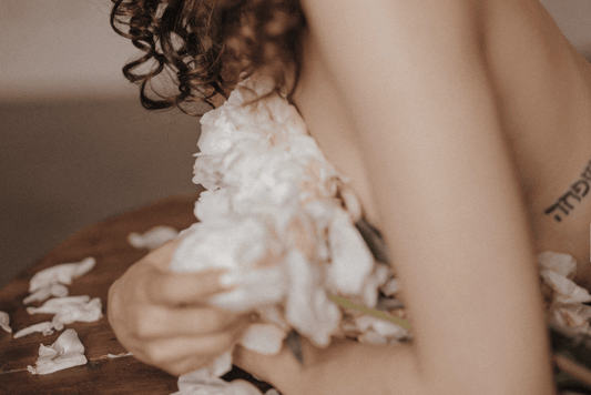 2 Tantric massages to improve connection and intimacy